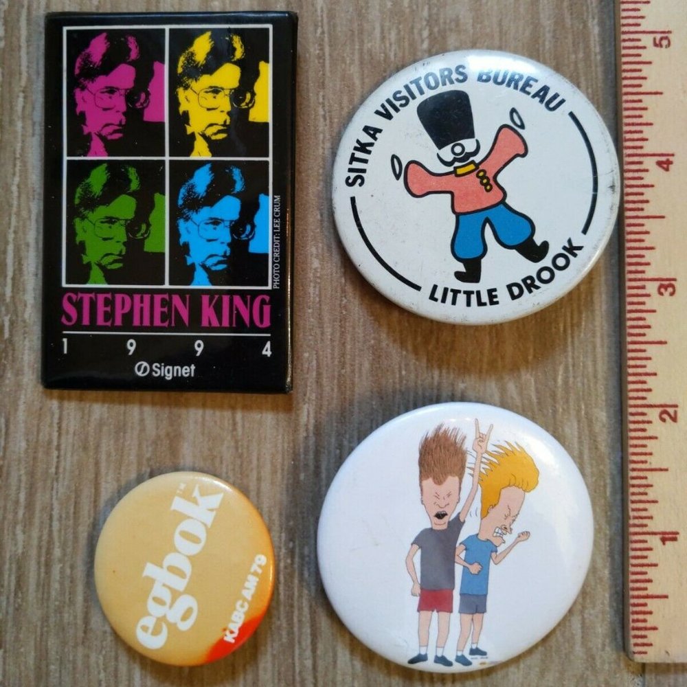 Stephen King Button Pin And Other Pins